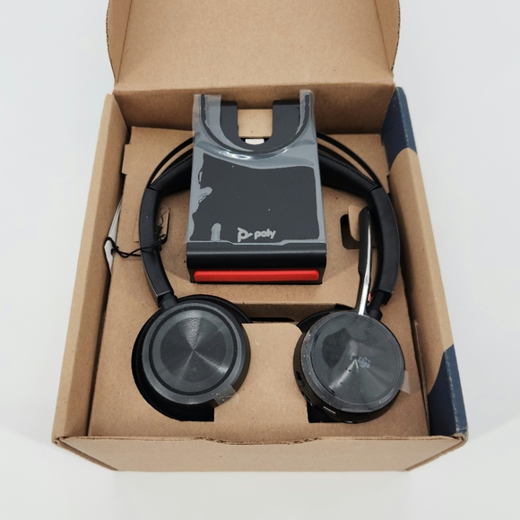 Poly Voyager Focus 2 UC Bluetooth Headset w/ USB-A & Charging Stand – New in Box